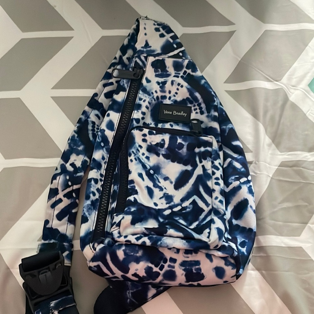 Vera Bradley sling bag